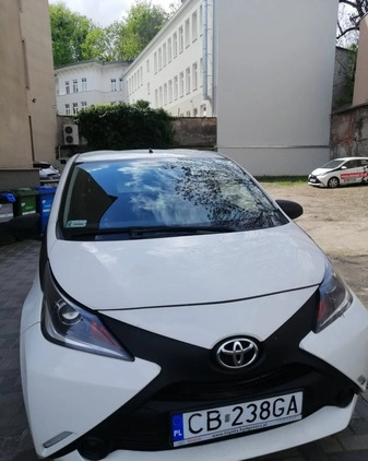 Toyota Aygo cena 24500 przebieg: 100200, rok produkcji 2016 z Bydgoszcz małe 37